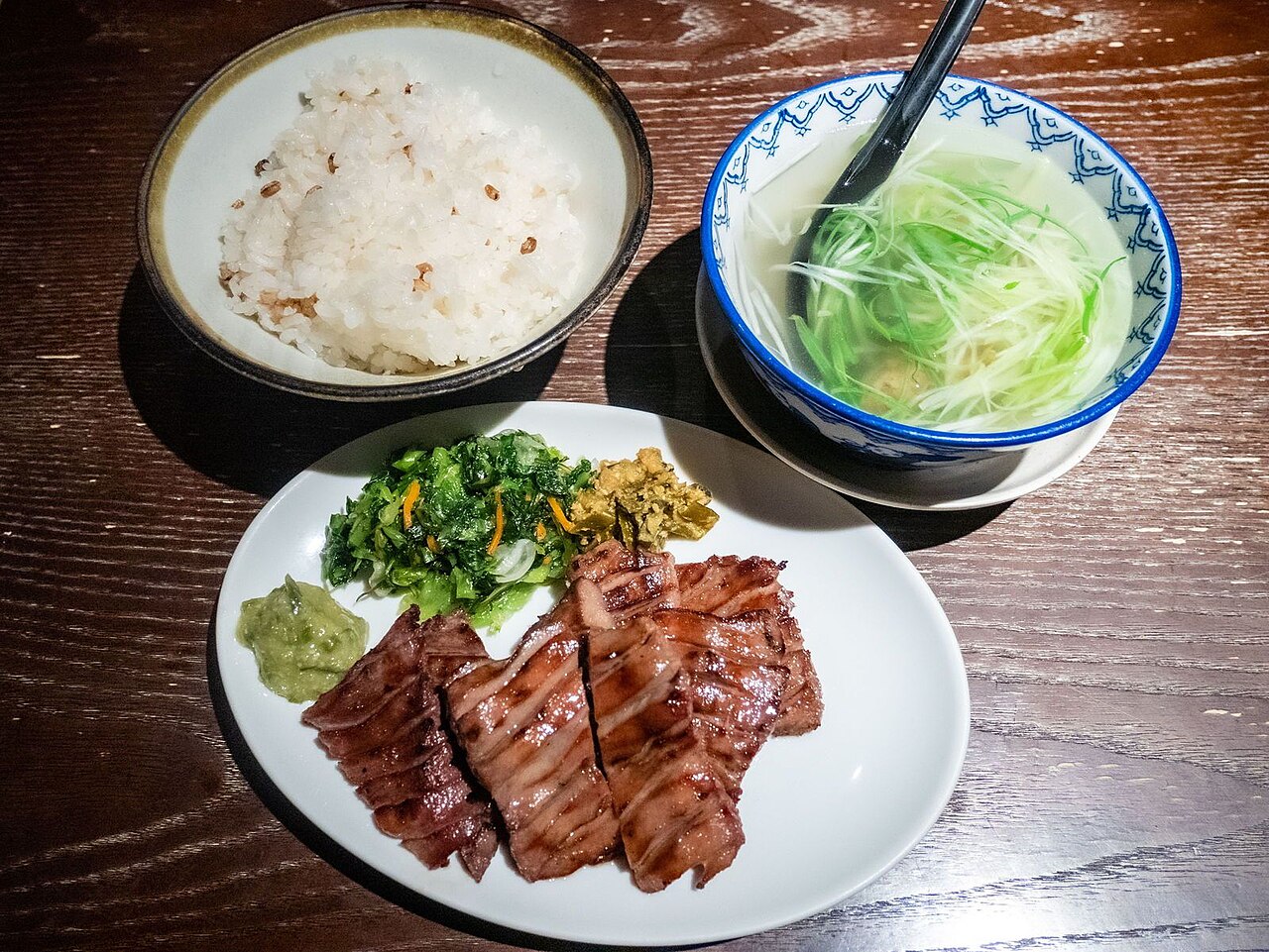 규탄 요리 사진